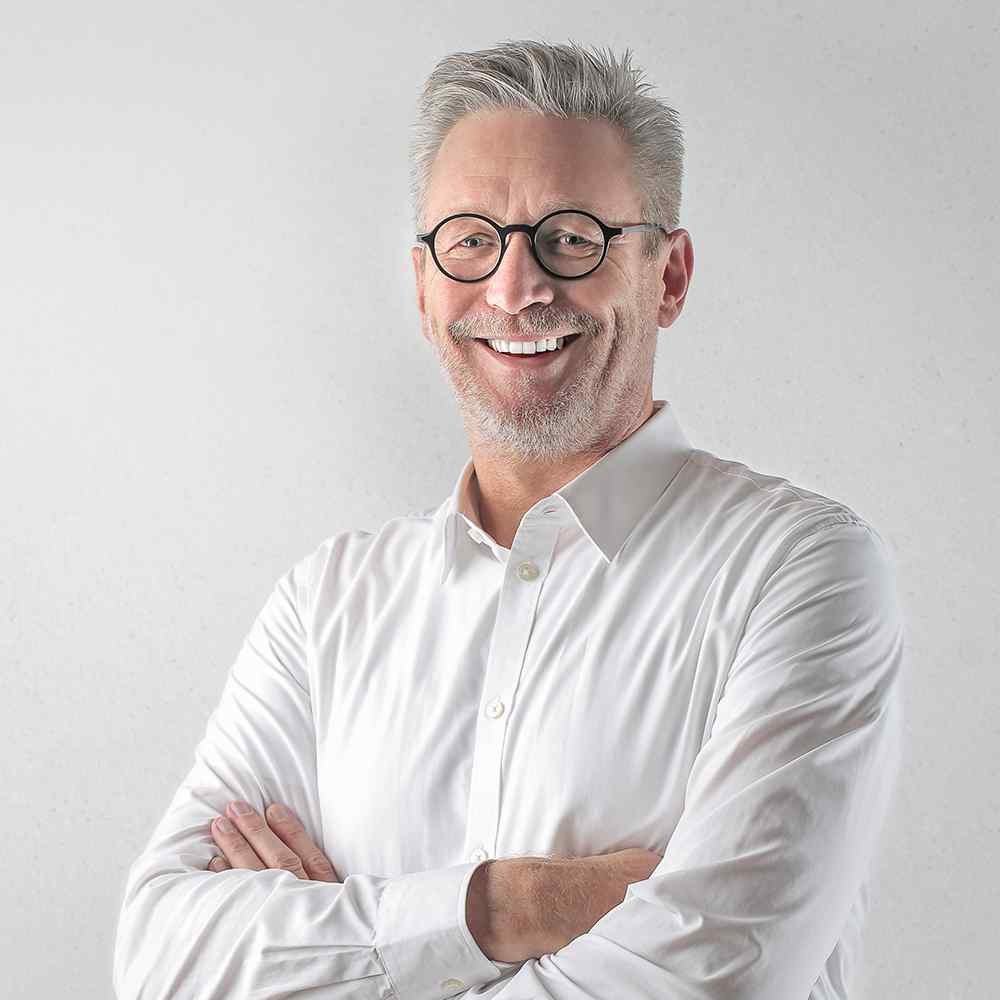 https://artfoliosaudi.com/wp-content/uploads/2019/02/team_04.jpg